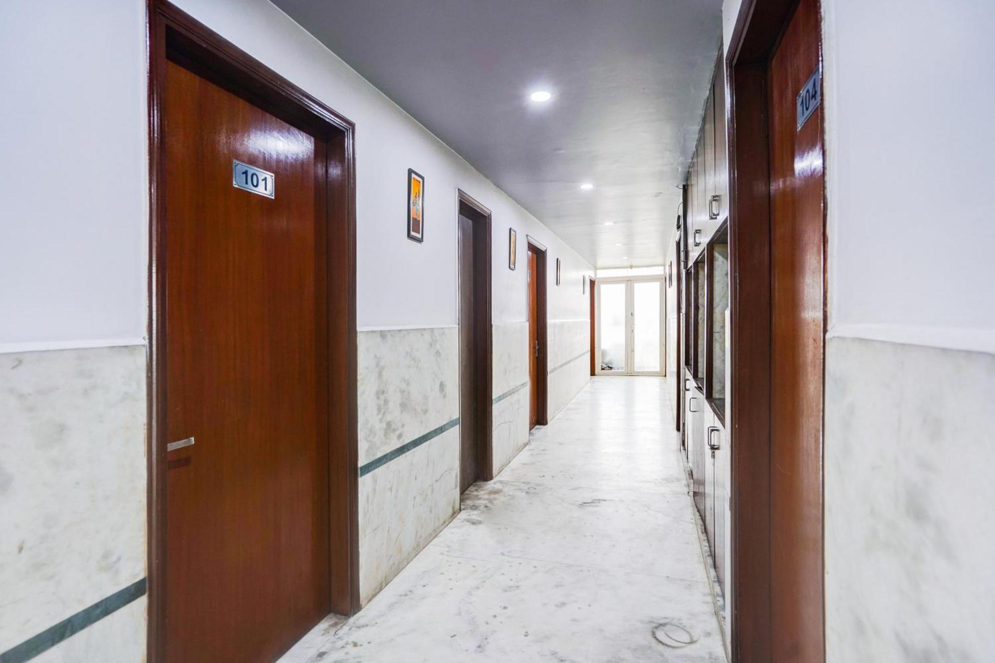 Hotel Super Collection O Sector 110 Noida Extérieur photo