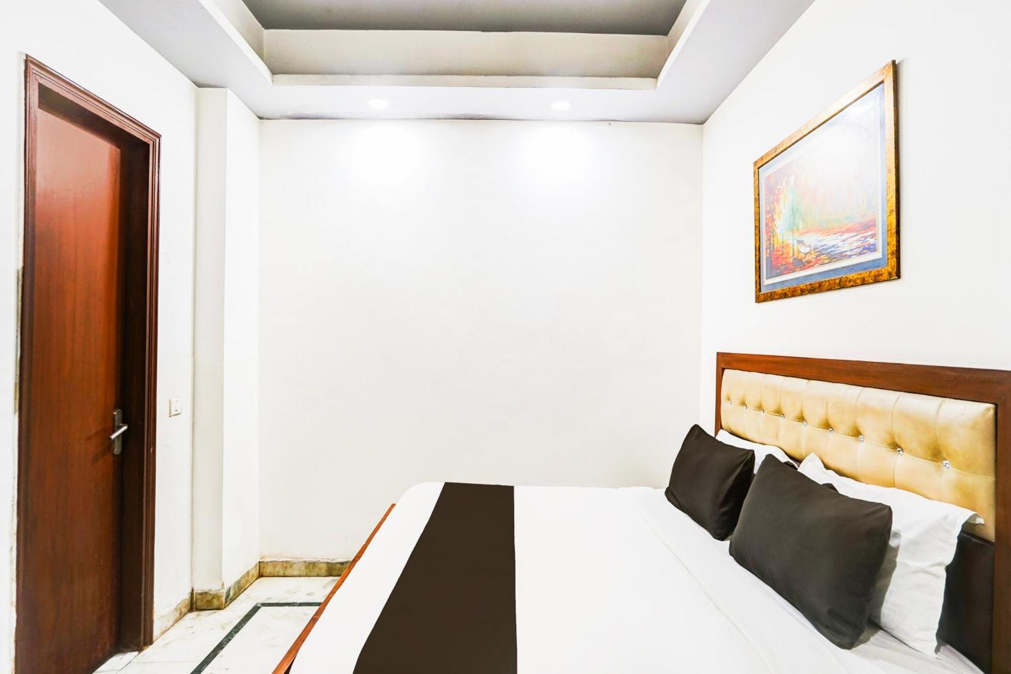 Hotel Super Collection O Sector 110 Noida Extérieur photo