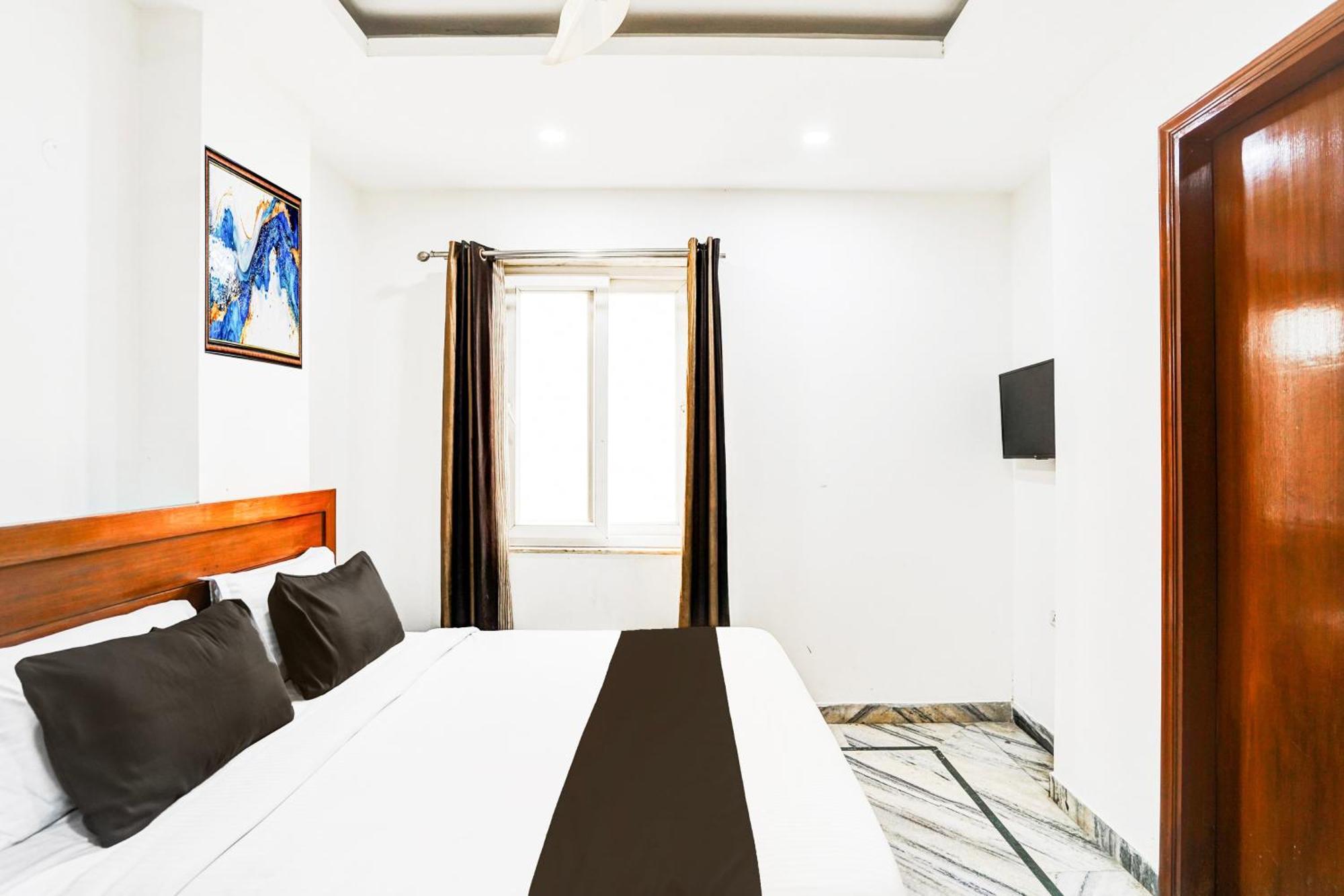 Hotel Super Collection O Sector 110 Noida Extérieur photo