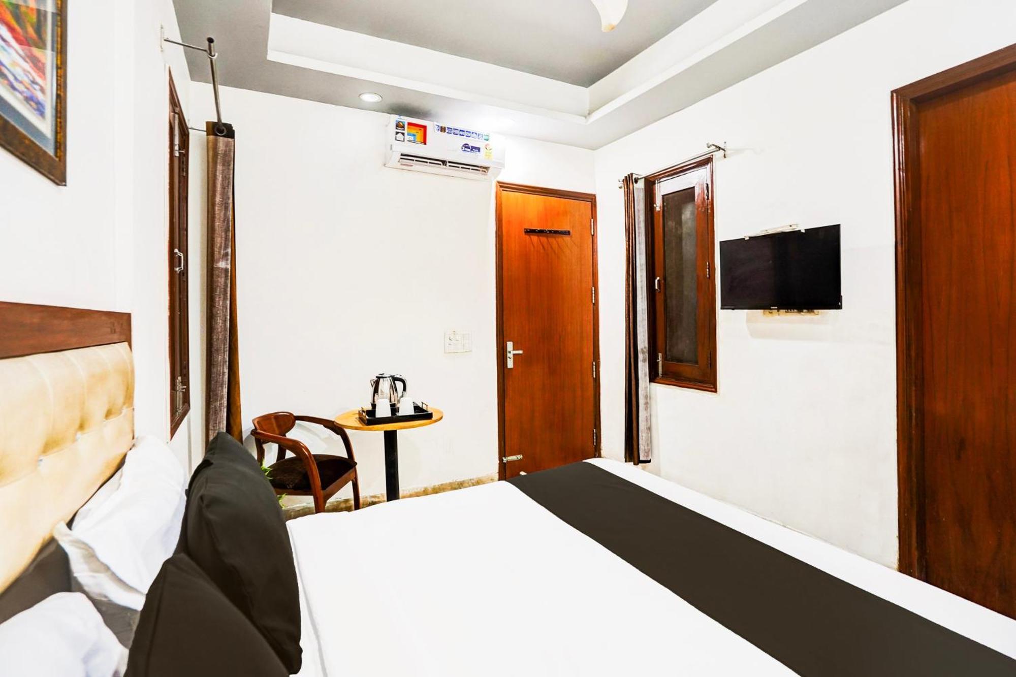 Hotel Super Collection O Sector 110 Noida Extérieur photo